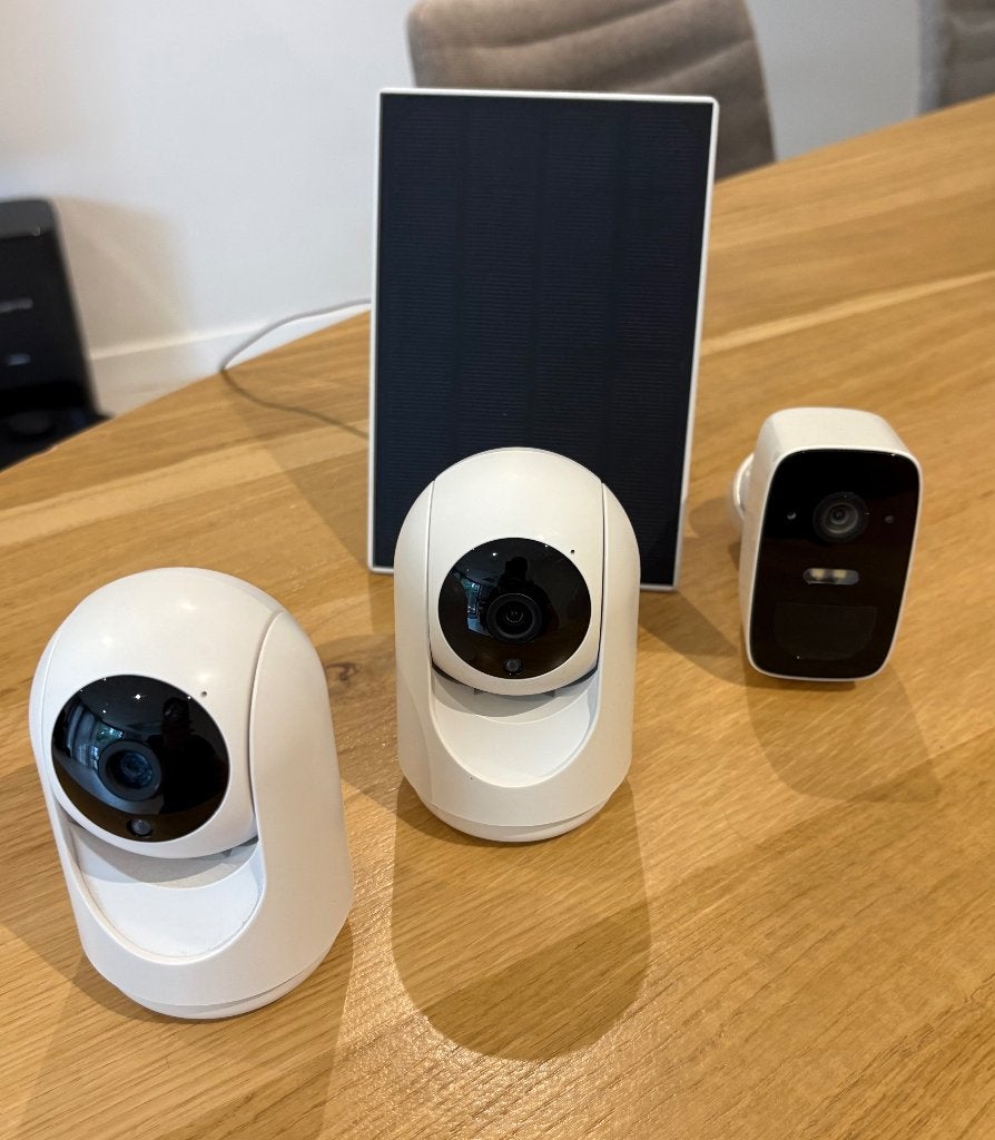 LSC Smart Connect Camerapakket – 2x 360 PTZ + Solar Camera, Ophalen, Zo goed als nieuw, Binnencamera