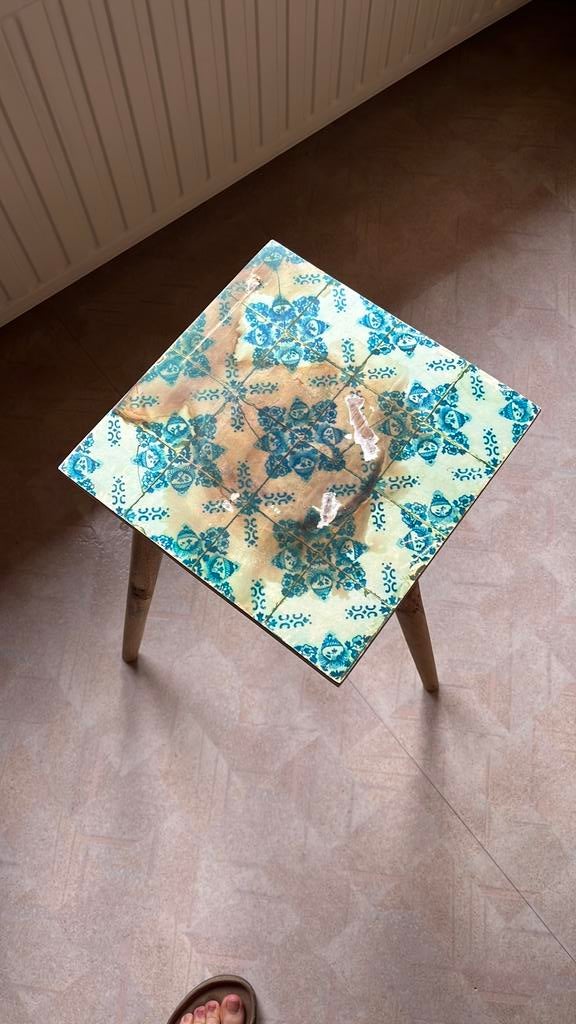 Houten bijzettafel, Ophalen, Zo goed als nieuw