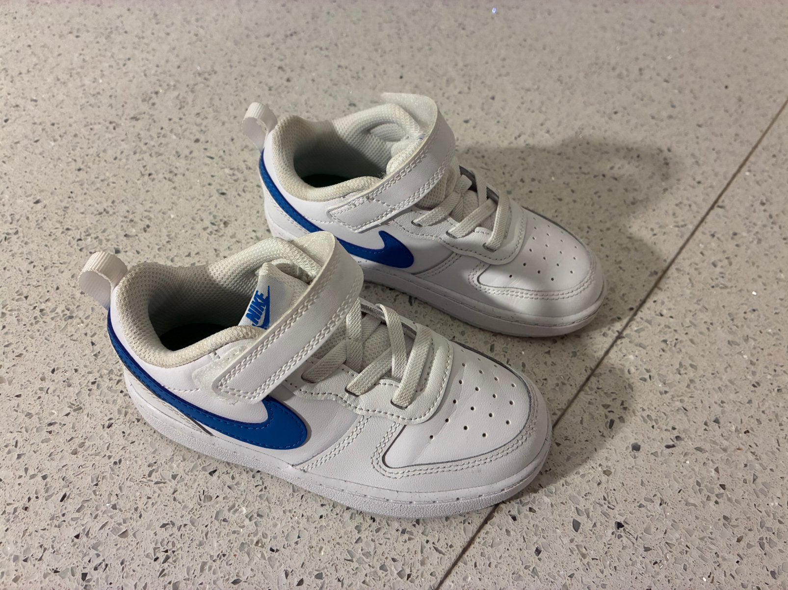 Nike sneakers maat 26, Kinderen en Baby's, Babykleding | Schoentjes en Sokjes, Ophalen, Zo goed als nieuw