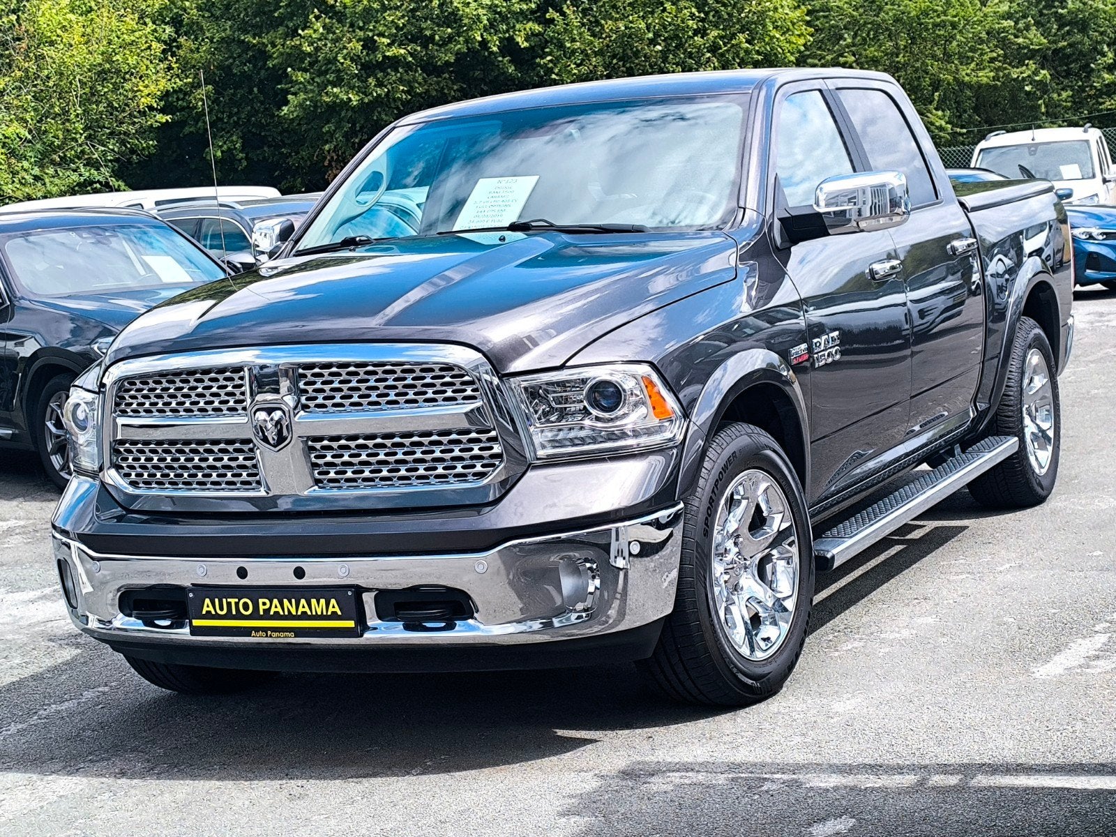 DODGE RAM 5.7i V8 401 PK LARAMIE 2019 TVAC VOLLEDIGE OPTIES, Auto's, Dodge, Automaat, Dealer onderhouden, 295 kW, Zwart