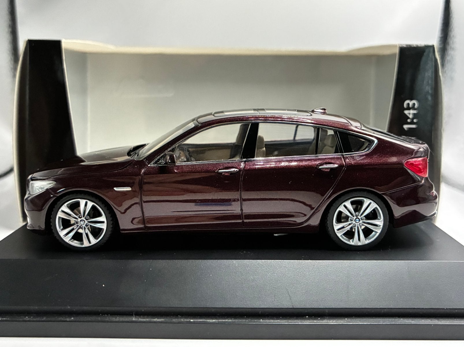 BMW 5-serie 5er GT Gran Turismo (Type F07) 2011 - Schuco, Hobby en Vrije tijd, Modelauto's | 1:43, Verzenden, Nieuw, Auto, Schuco