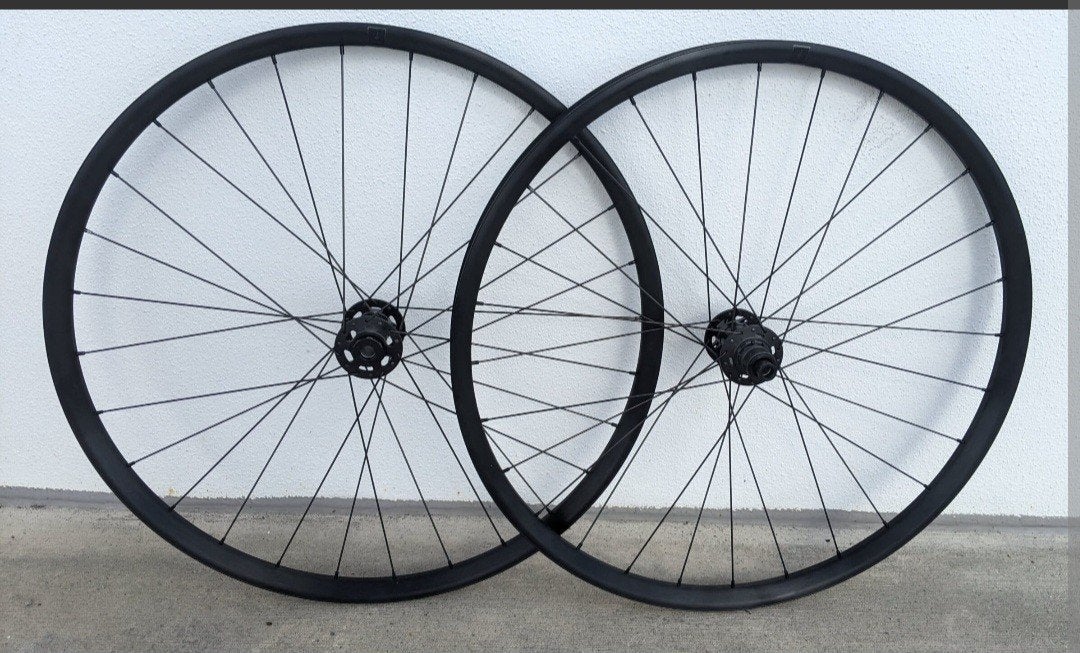 Nieuwe Specialized 29" Wielset (Boost) + Shimano 203mm Remsc, Vélos & Vélomoteurs, Vélos Pièces, Enlèvement, Neuf, Guidon, Aluminium