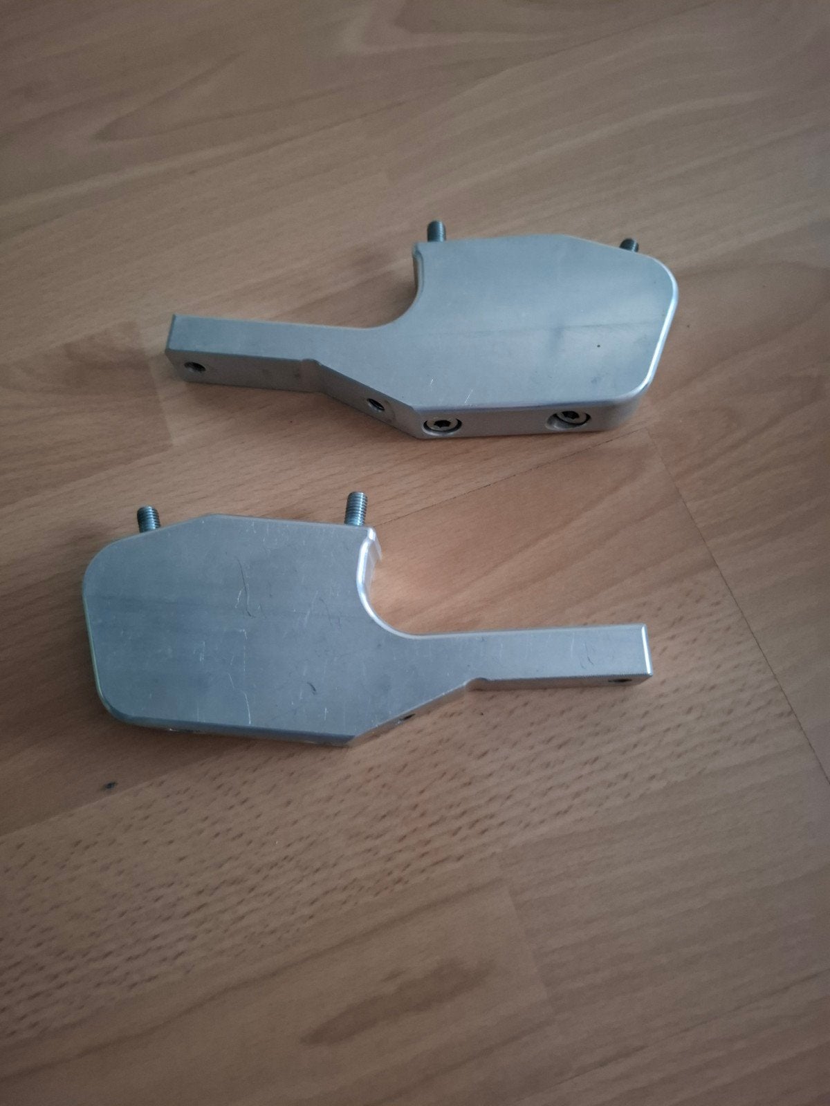 Adaptateurs pour repose-pieds Vespa GTS, Enlèvement
