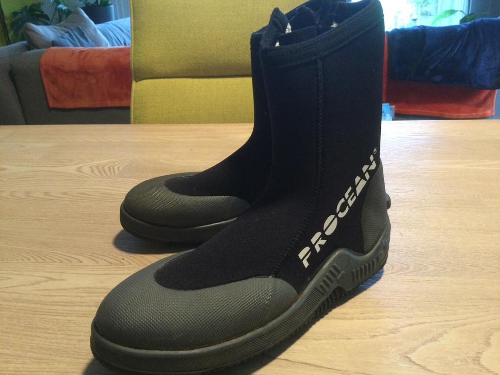 Nieuwe Watersport Boots size 37/38 aan 30€, Sports nautiques & Bateaux, Vêtements nautiques, Neuf, Chaussures bateau, Enlèvement ou Envoi