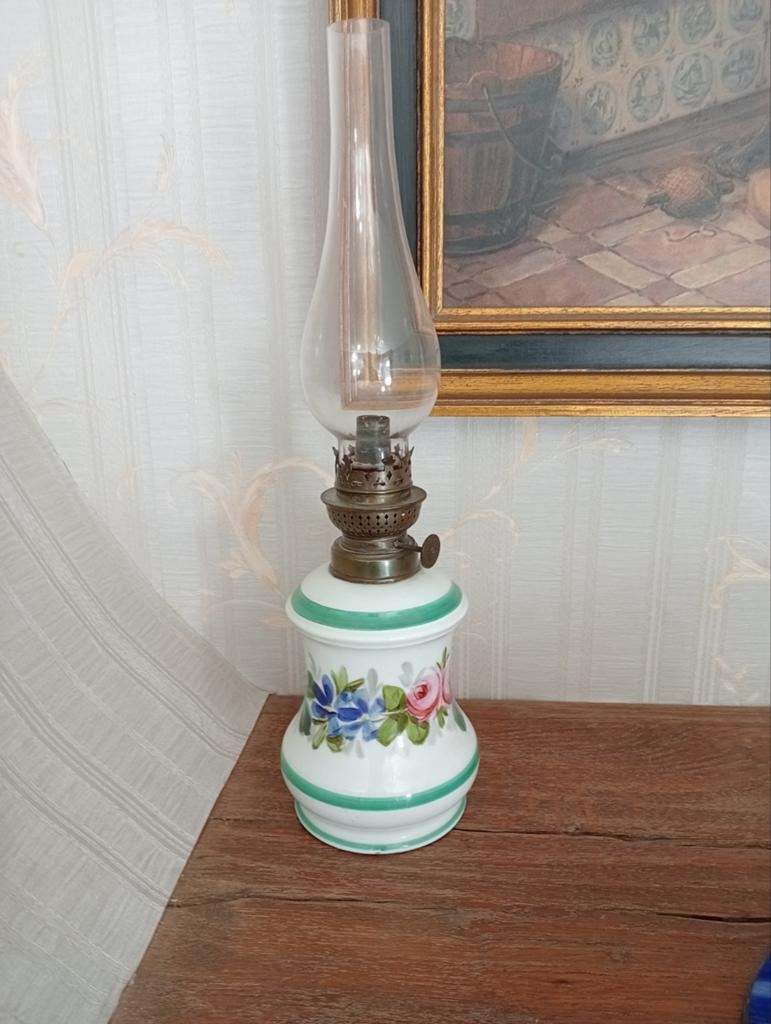 Antieke olielamp in goede staat, Ophalen of Verzenden