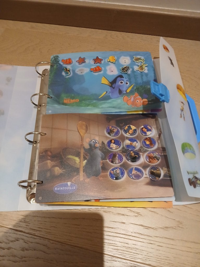 Disney pins met verzamelmap, Collections, Enlèvement