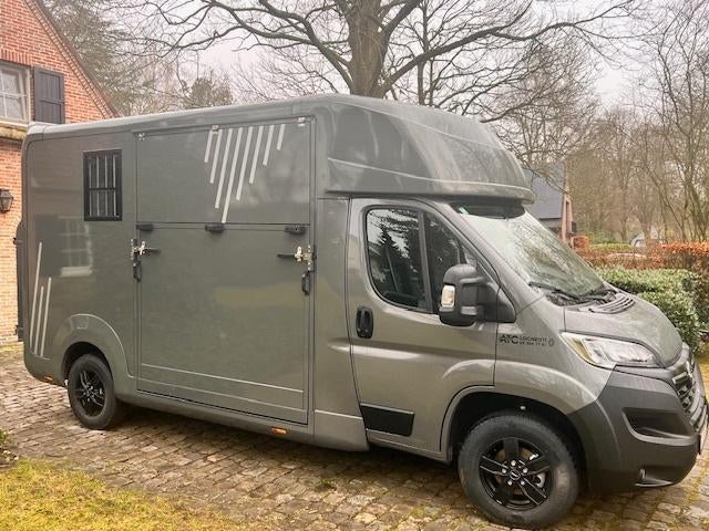 Paardencamionette te huur - rijbewijs B, Enlèvement, Utilisé, Autres matériaux, Autres types