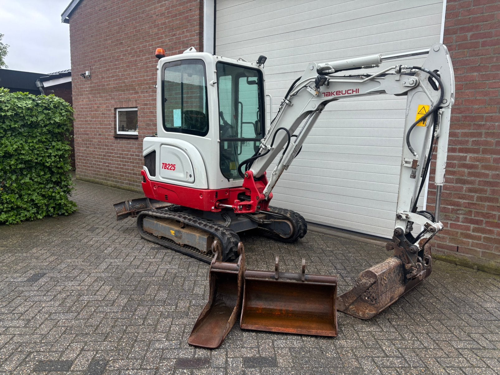 Takeuchi TB225 minigraver graafmachine 1970 Hours!, Ophalen