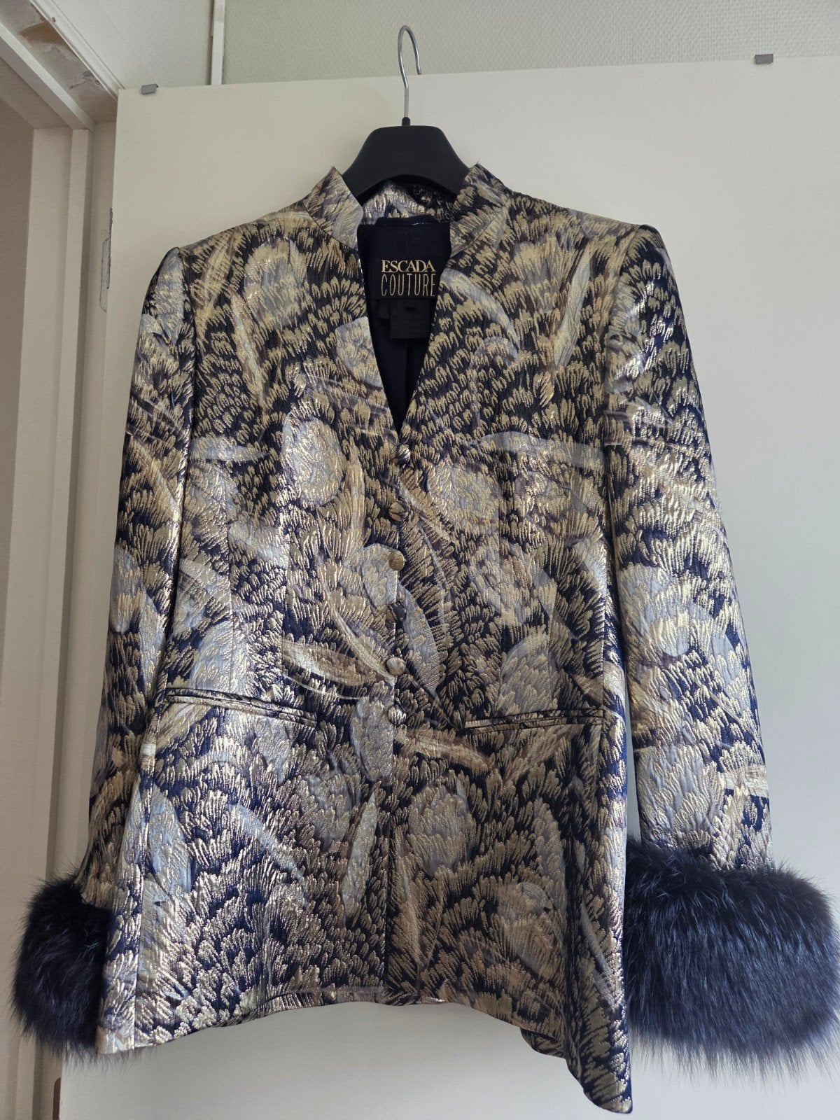 Escada Couture maat 38, Kleding | Dames, Jasjes, Kostuums en Pakken, Escada Couture, Zo goed als nieuw, Jasje, Ophalen