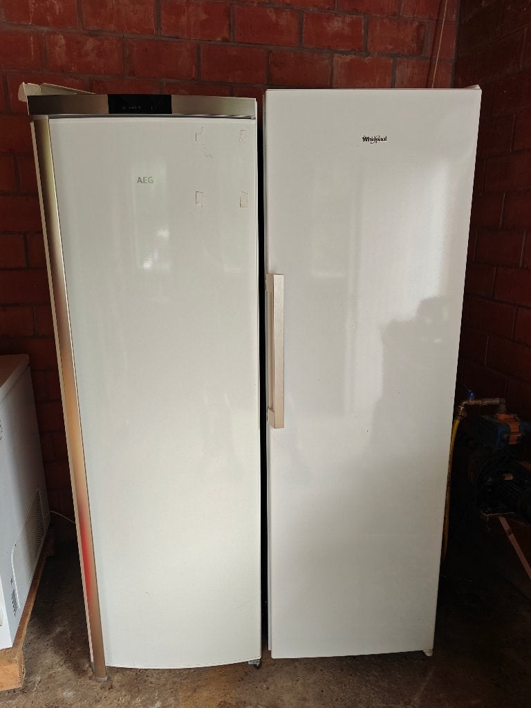 2 koelkasten, Elektronische apparatuur, Ophalen, Zo goed als nieuw, Zonder vriesvak, 160 cm of meer