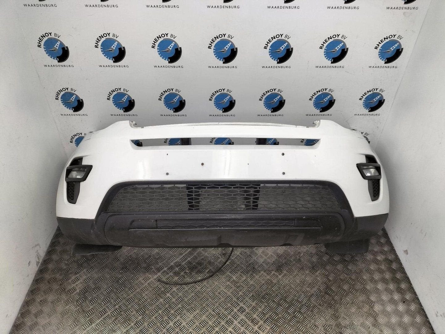 LANDROVER DISCOVERY SPORT L550 2.2 SD4 4WD HSE VOORBUMPER 20, Gebruikt, Voor, Ophalen of Verzenden, Stiba lid