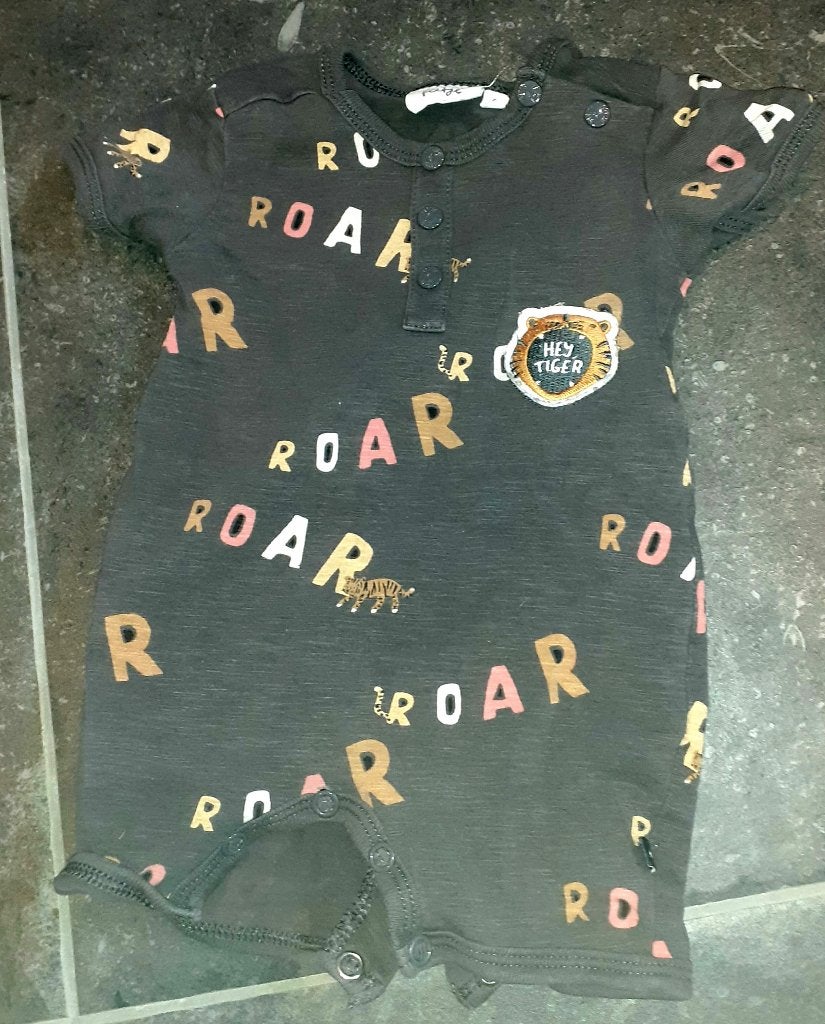 Baby boxpakje roar feetje 56, Kinderen en Baby's, Babykleding | Maat 56, Ophalen of Verzenden, Nieuw, Jongetje of Meisje, Pakje