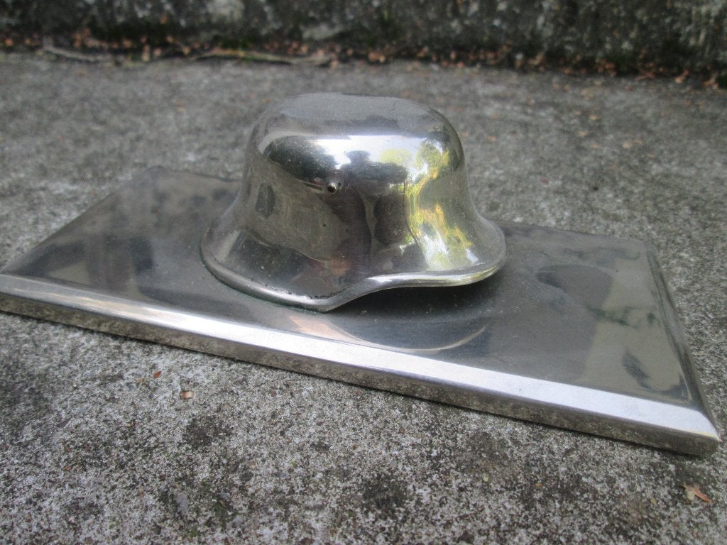 Verchroomde Duitse helm M16 op plaat miniatuur decoratief., Ophalen of Verzenden