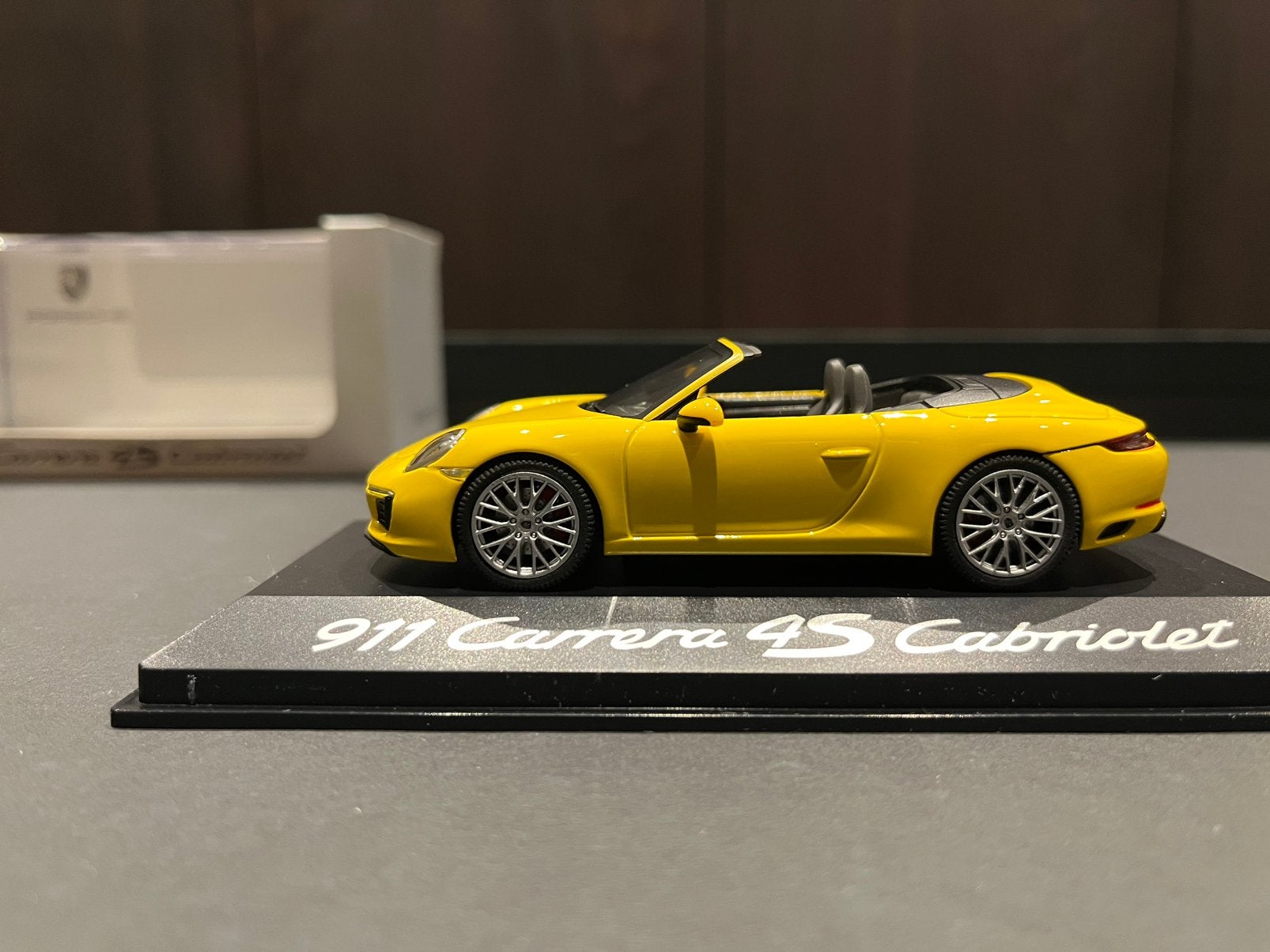 Porsche 911 carrera 4 s cabriolet, Enlèvement