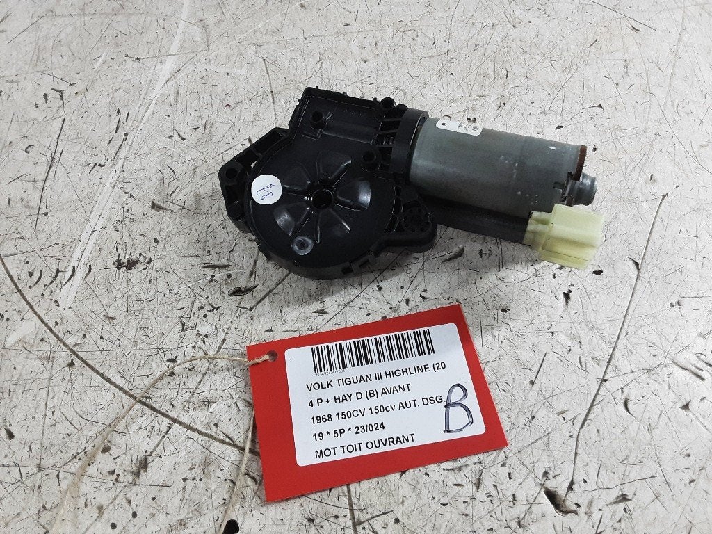 TOIT OUVRANT MOTEUR Volkswagen Tiguan (AD1) (3G9877795F), Volkswagen, Mevr. I. Hauben, Utilisé, Rue de l'Espoir 34 34
4030  GRIVEGNÉE, BE