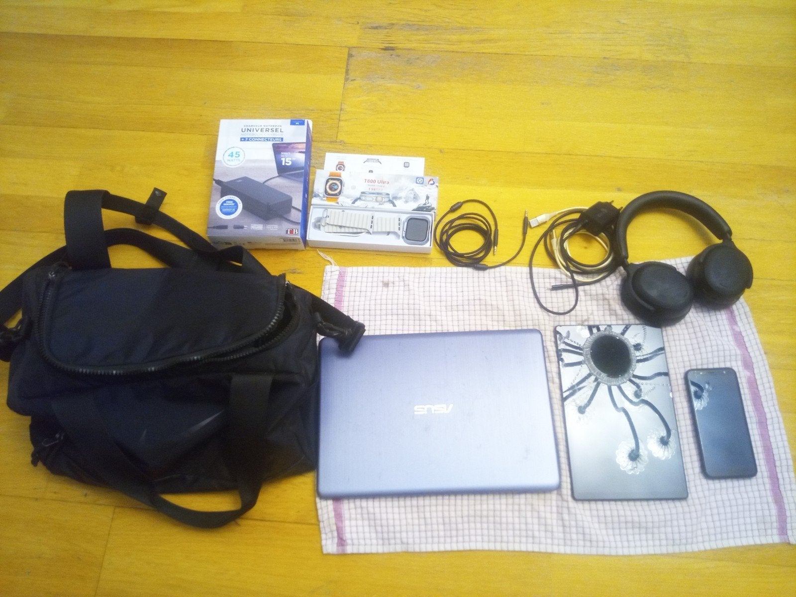 Lot | Ultrabook Windows 10 + smartwatch + Smartphone..., IPad, Enlèvement ou Envoi, Connexion USB, 13 pouces ou plus