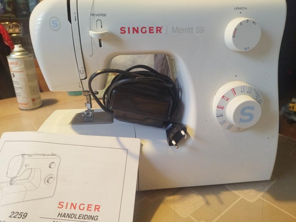 Machine a coudre singer en bonne état, Hobby & Loisirs créatifs, Machines à coudre & Accessoires, Enlèvement ou Envoi, Singer