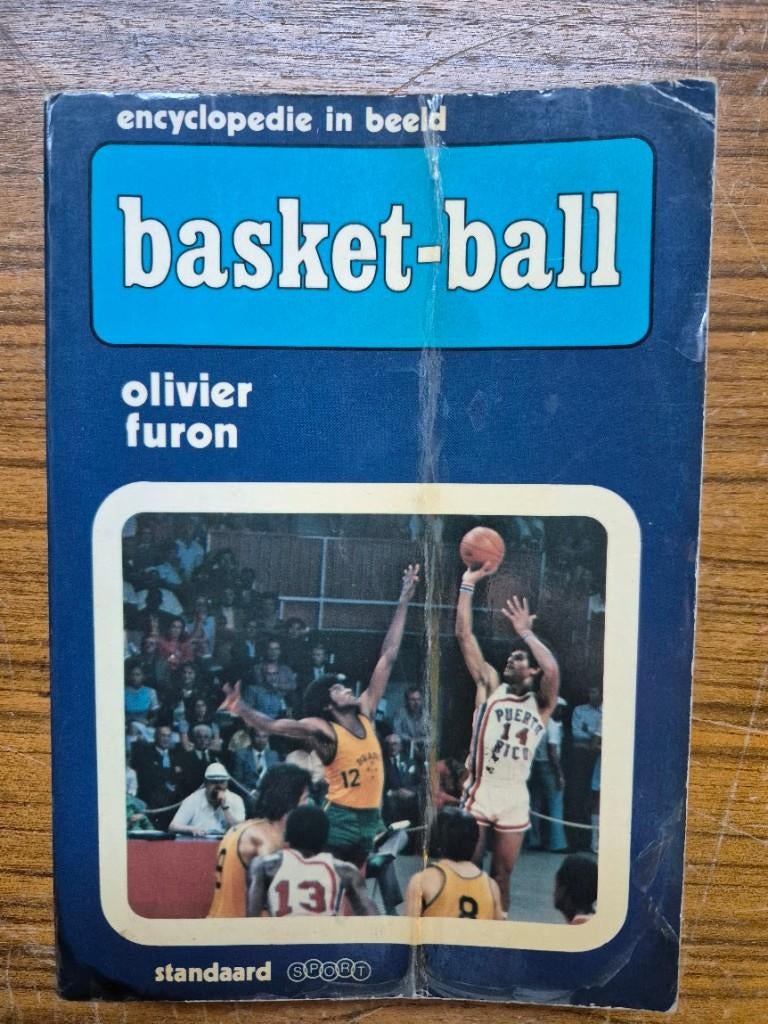 Boek Basket - bal, Ophalen of Verzenden, Olivier Furon