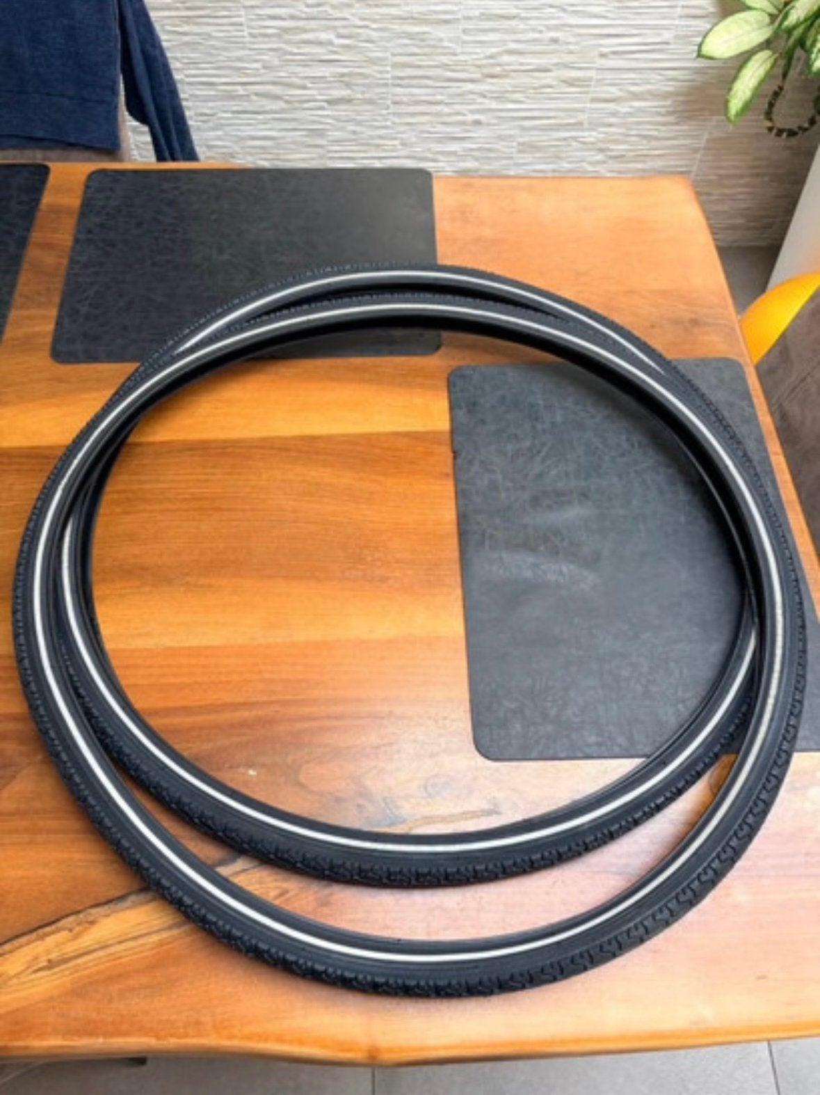 28 inch buitenbanden 2 stuks, Vélos & Vélomoteurs, Vélos Pièces, Neuf, Caoutchouc, Kinderfiets, Pneu