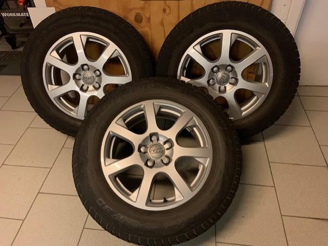 4 jantes Audi Q5 avec pneus hiver 17' Goodyear 235/65R17, Pneus hiver, Enlèvement, Véhicule tout-terrain, Pneu(s)