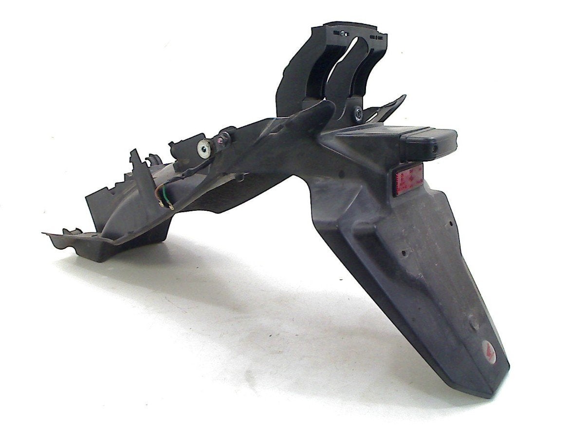 AILE ARRIÈRE CBF 600 2004-2006 (CBF600N CBF600S PC38), Motos, Honda Center GmbH, Utilisé, Info@honda.de, Hanauer Landstraße  222-224
60314  Frankfurt am Main, DE