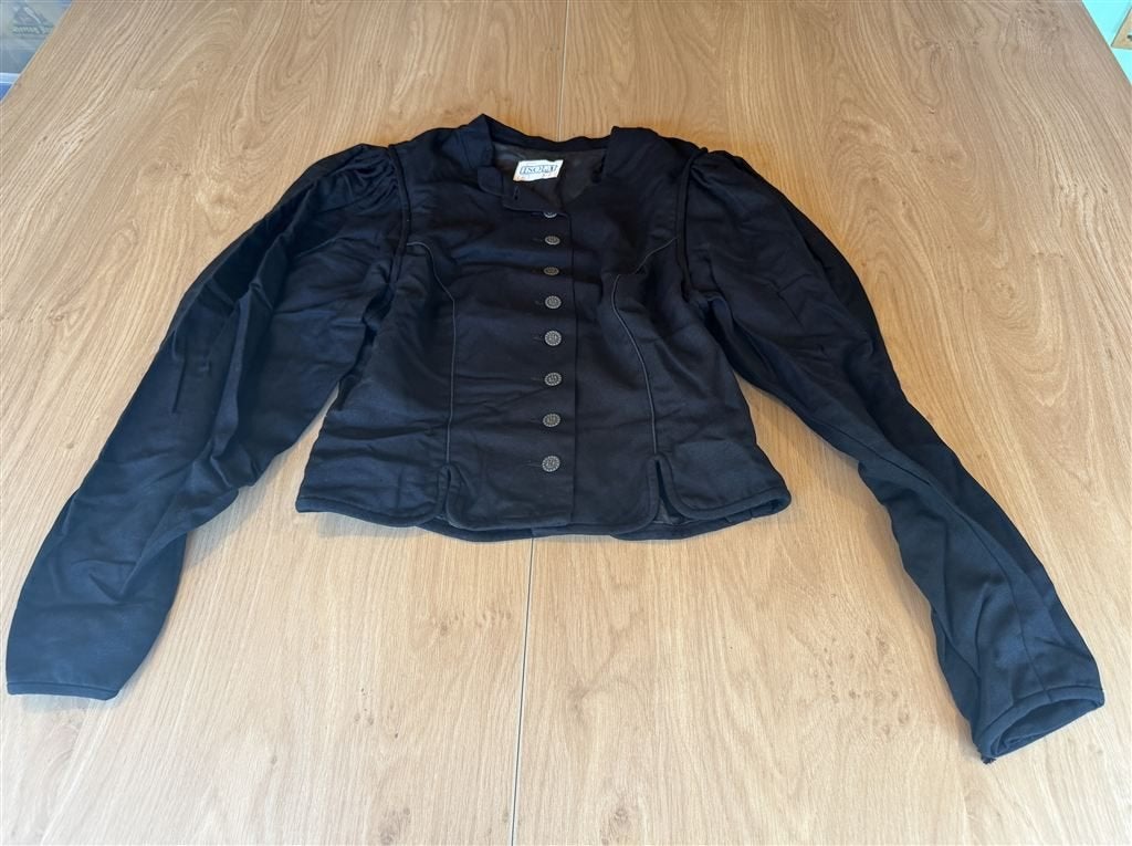 Isola Damesblazer Zwart Viscose - Maat 40, Ophalen of Verzenden, Zo goed als nieuw, Maat 38/40 (M), Zwart