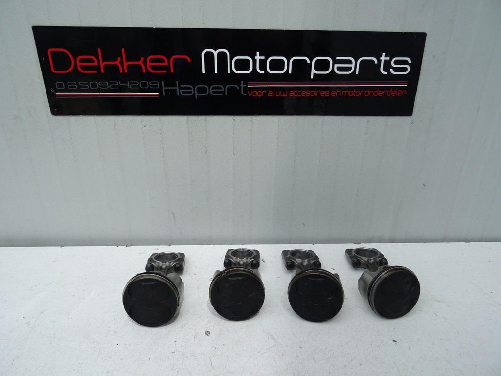 4x Zuiger + Drijfstang / Zuigers Yamaha YZF R6 1999-2002, Motoren, Gebruikt, -, -, Ophalen of Verzenden