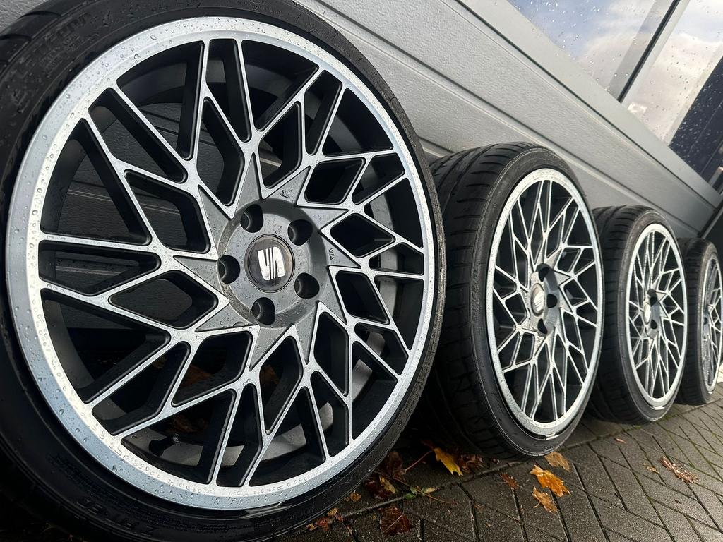 18 inch Audi A1 S1 GB 25 30 35 40 TFSI velgen zomerbanden, Auto-onderdelen, Banden en Velgen, 18 inch, -, -, Banden en Velgen