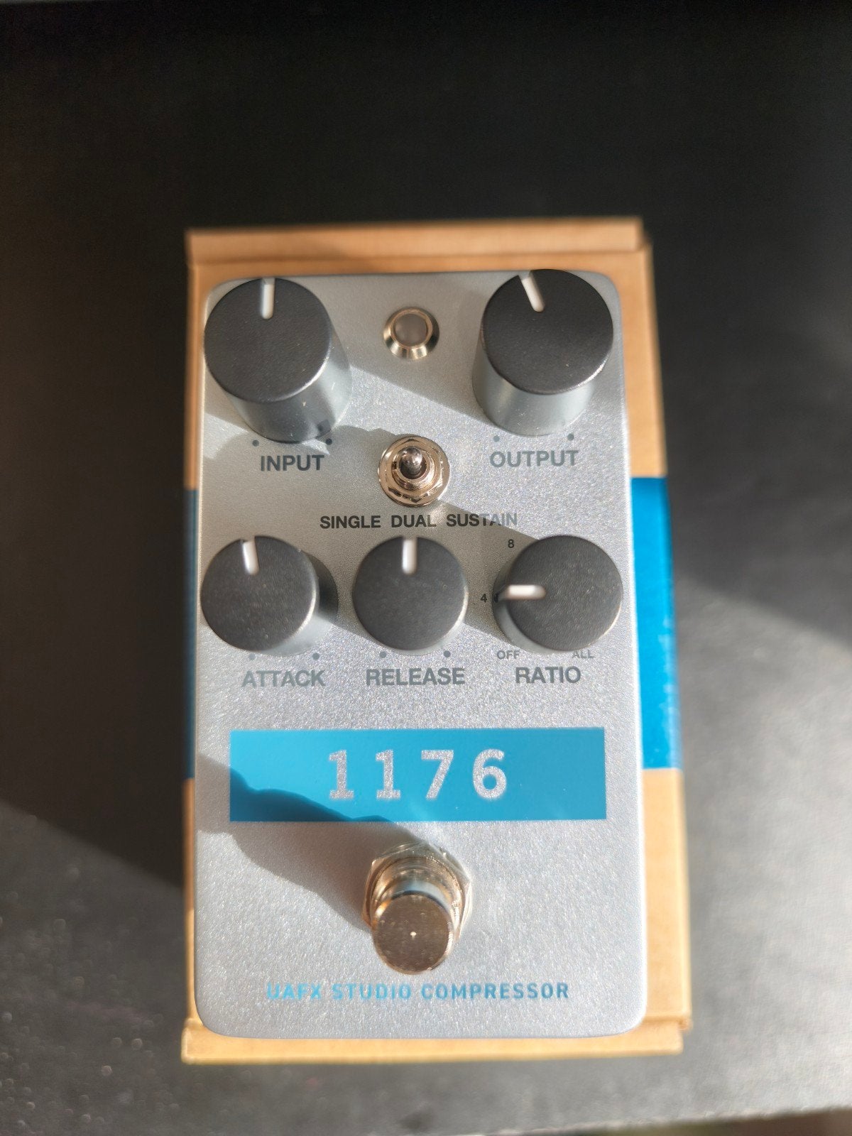 TOUT NEUFS: COMPRESSEUR PÉDALES D'EFFET UAFX 1176 + CÂBLE, Enlèvement, Compresseur