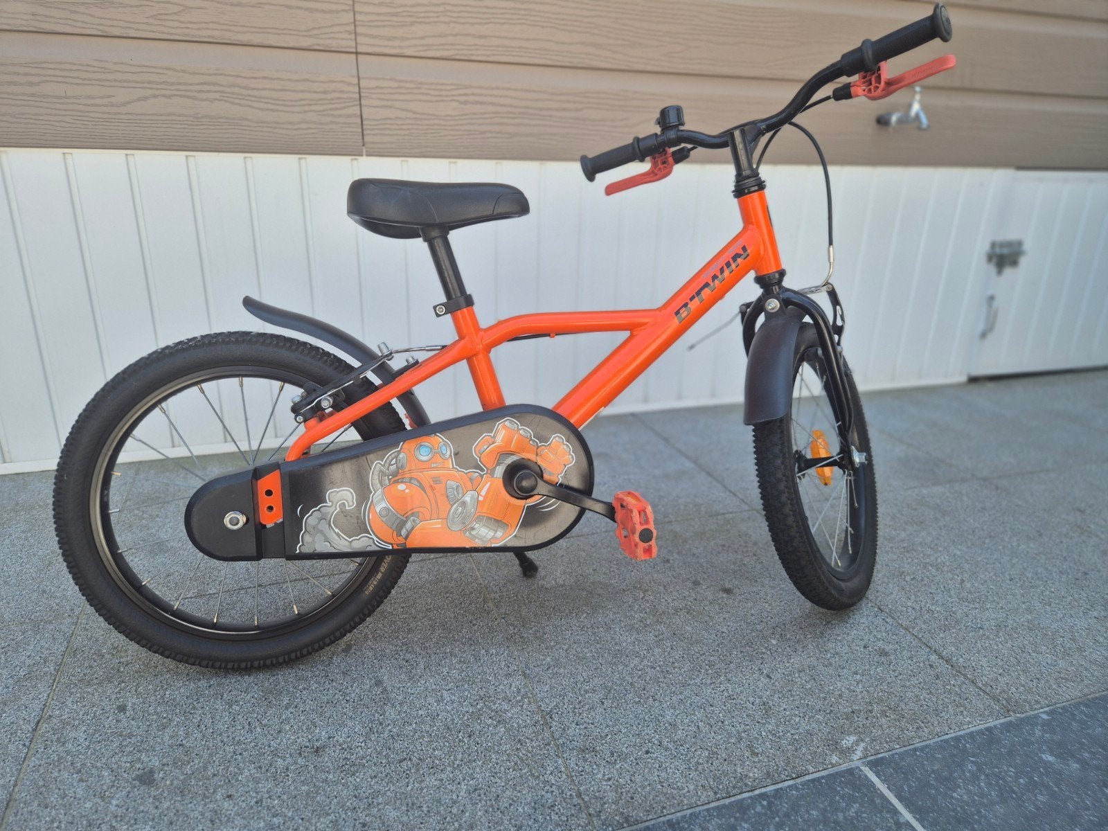 B-Twin robot 500 16INCH, Fietsen en Brommers, Ophalen, 16 tot 20 inch, Velgrem, Zo goed als nieuw