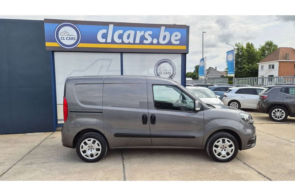Fiat Doblò 1.4i/3plaatsen/Navi/Camera/Trekhaak/Cc/Bt/, https://public.car-pass.be/vhr/360c5546-3177-4d0f-bbbb-53b0e5b1cc7e, Stof