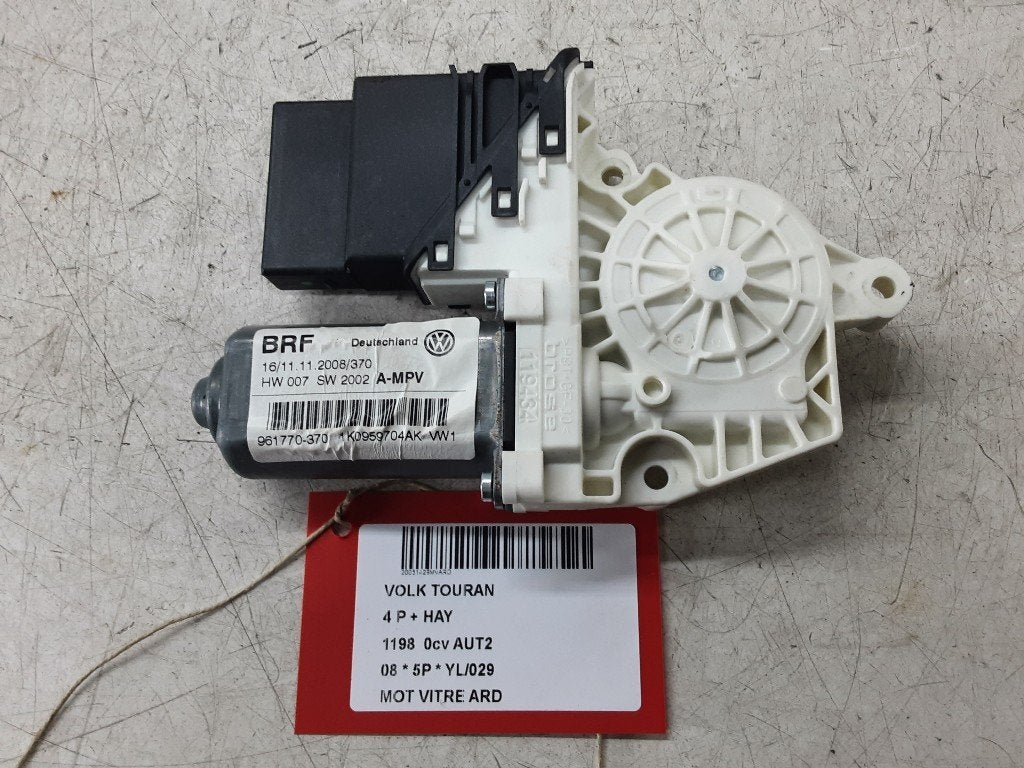 MOTEUR LEVE VITRE ELECTRIQUE ARRIÈRE DROIT (1K0959704AK), Volkswagen, Mevr. I. Hauben, Utilisé, Arrière