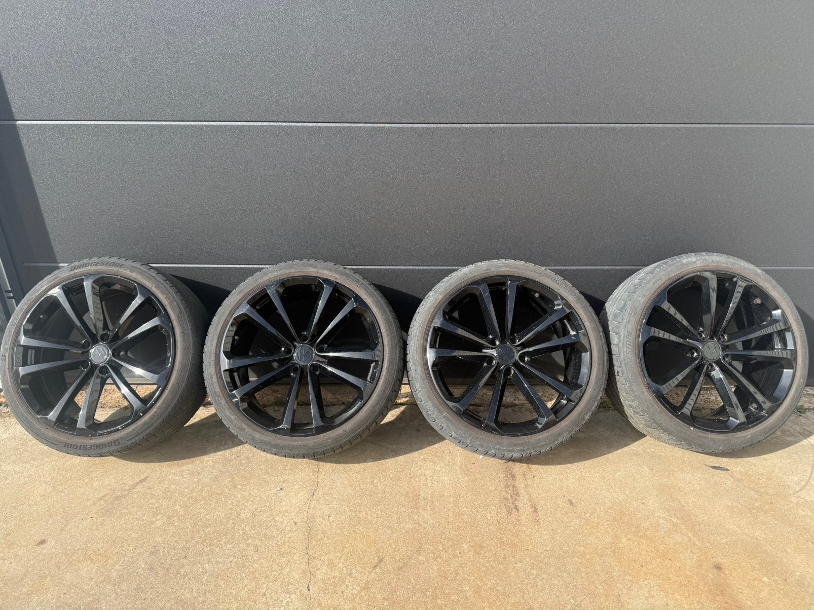 Zwarte velgen 19inch 5x112, Autos : Pièces & Accessoires, Pneus & Jantes, Pneus et Jantes, Pneus été, Utilisé, 225 mm