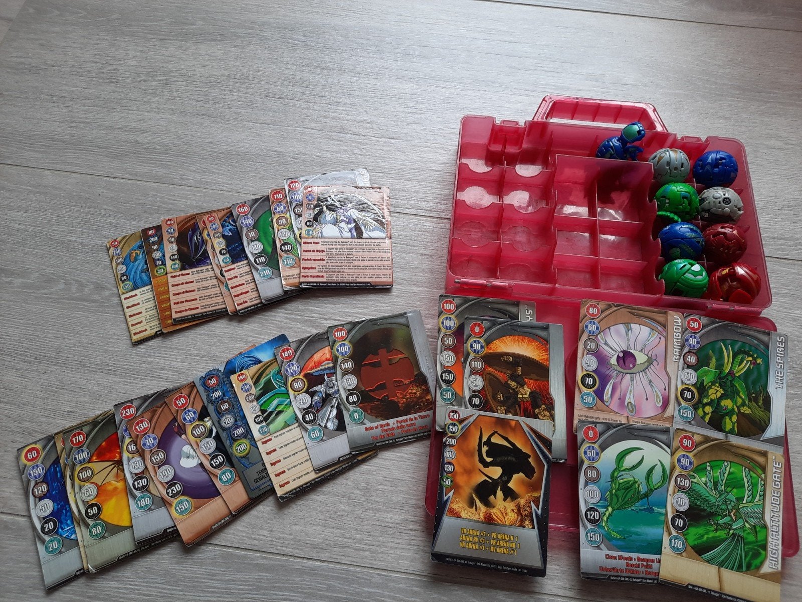 Bakugan + kaarten in koffer, Ophalen of Verzenden