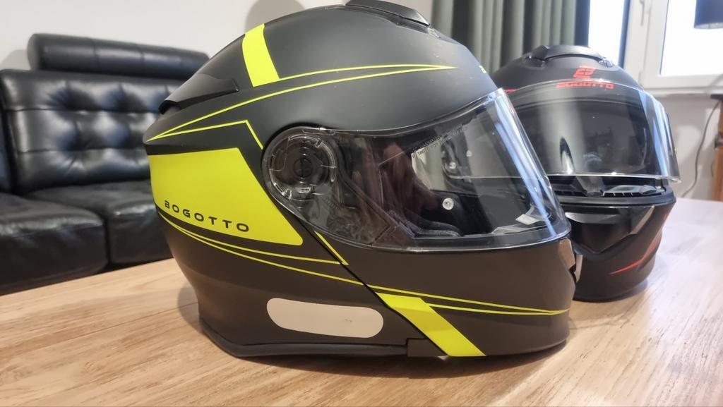 2 bijna nieuwe Motorhelmen/m.Bluetooth te verkopen per helm, Motoren, Kleding | Motorhelmen, Dames, Heren, Systeemhelm, L, Overige merken