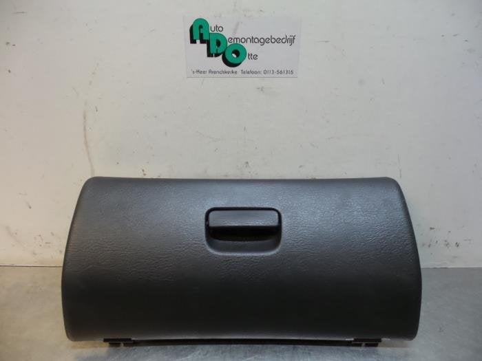 Boîte à gants d'un Jeep Cherokee, Jeep, -, Utilisé, -