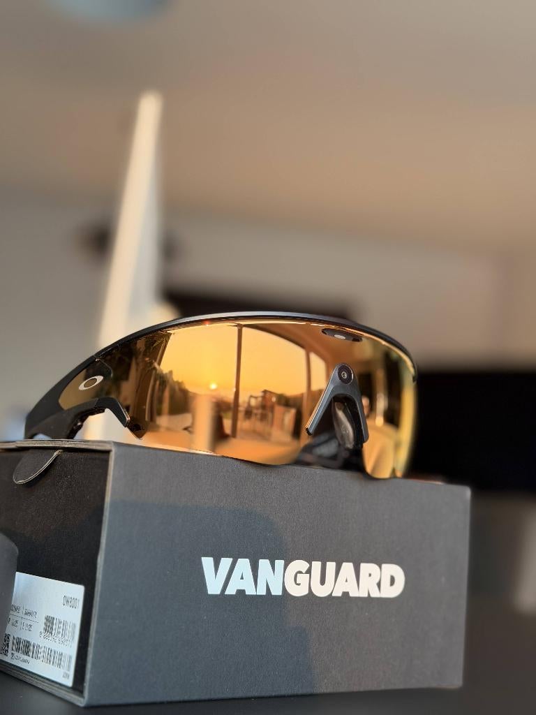 Oakley Meta Vanguard - Zwart met Prizm 24K Lens, Zonnebril, Zwart, Ophalen of Verzenden, Zo goed als nieuw