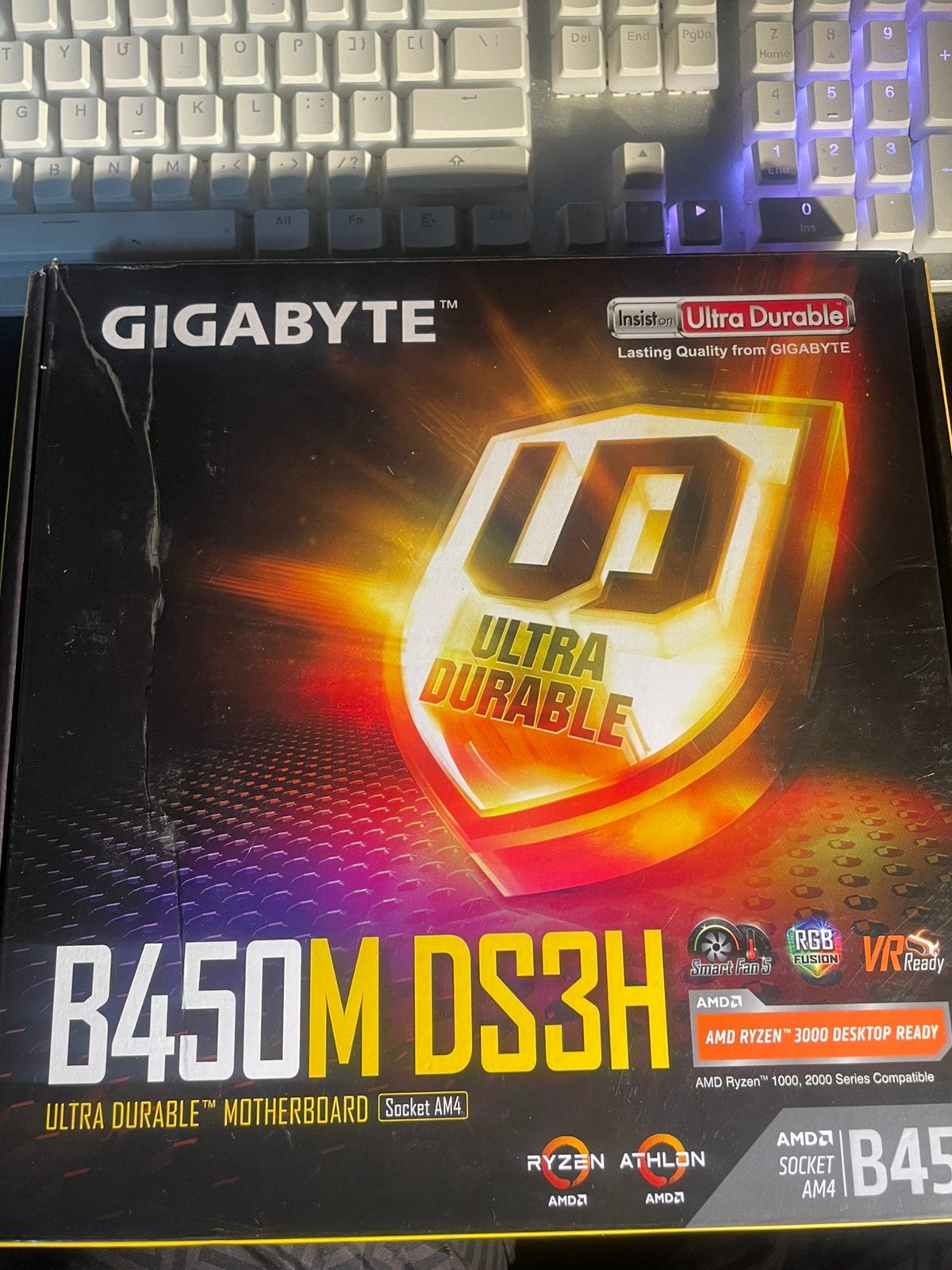 B450m DS3H New!! Box, Computers en Software, Moederborden, Ophalen of Verzenden, Zo goed als nieuw