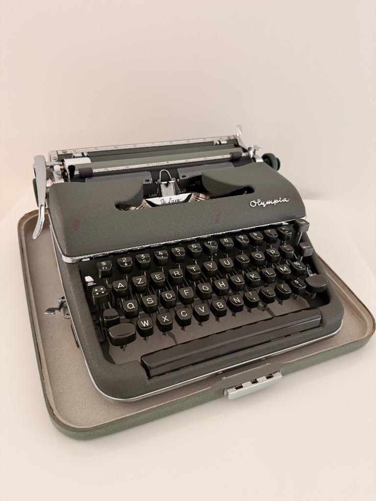 Olympia SM3 Deluxe Schrijfmachine, Diversen, Typemachines, Gebruikt, Ophalen