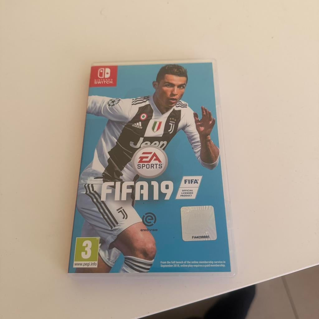 FIFA 19 Nintendo Switch – Voetbalspel, Games en Spelcomputers, Ophalen of Verzenden, Zo goed als nieuw