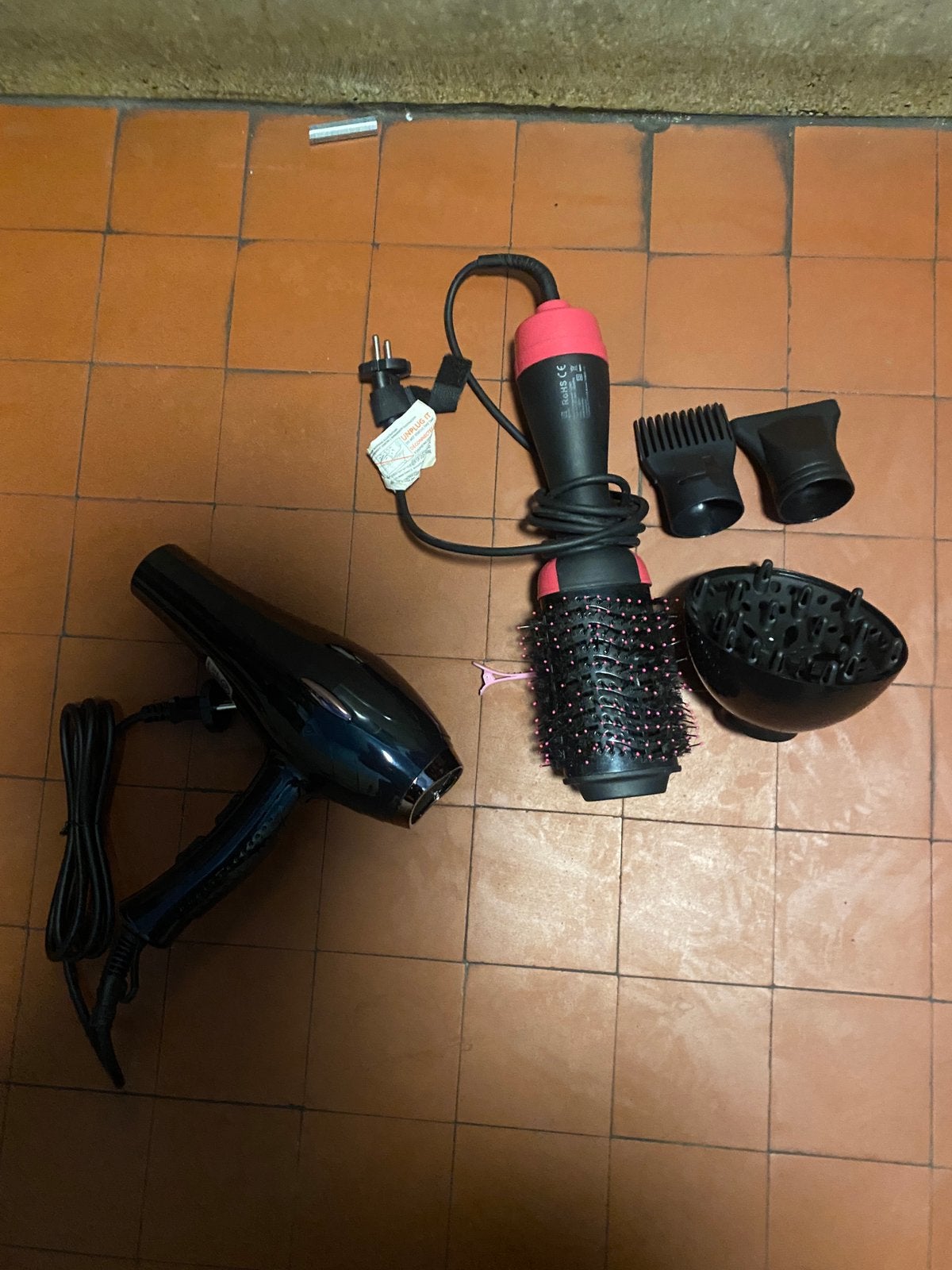 Haardroger  Warme Luchtborstel Set Compleet met Opzetstukken, Bijoux, Sacs & Beauté, Beauté | Soins des cheveux, Enlèvement, Comme neuf