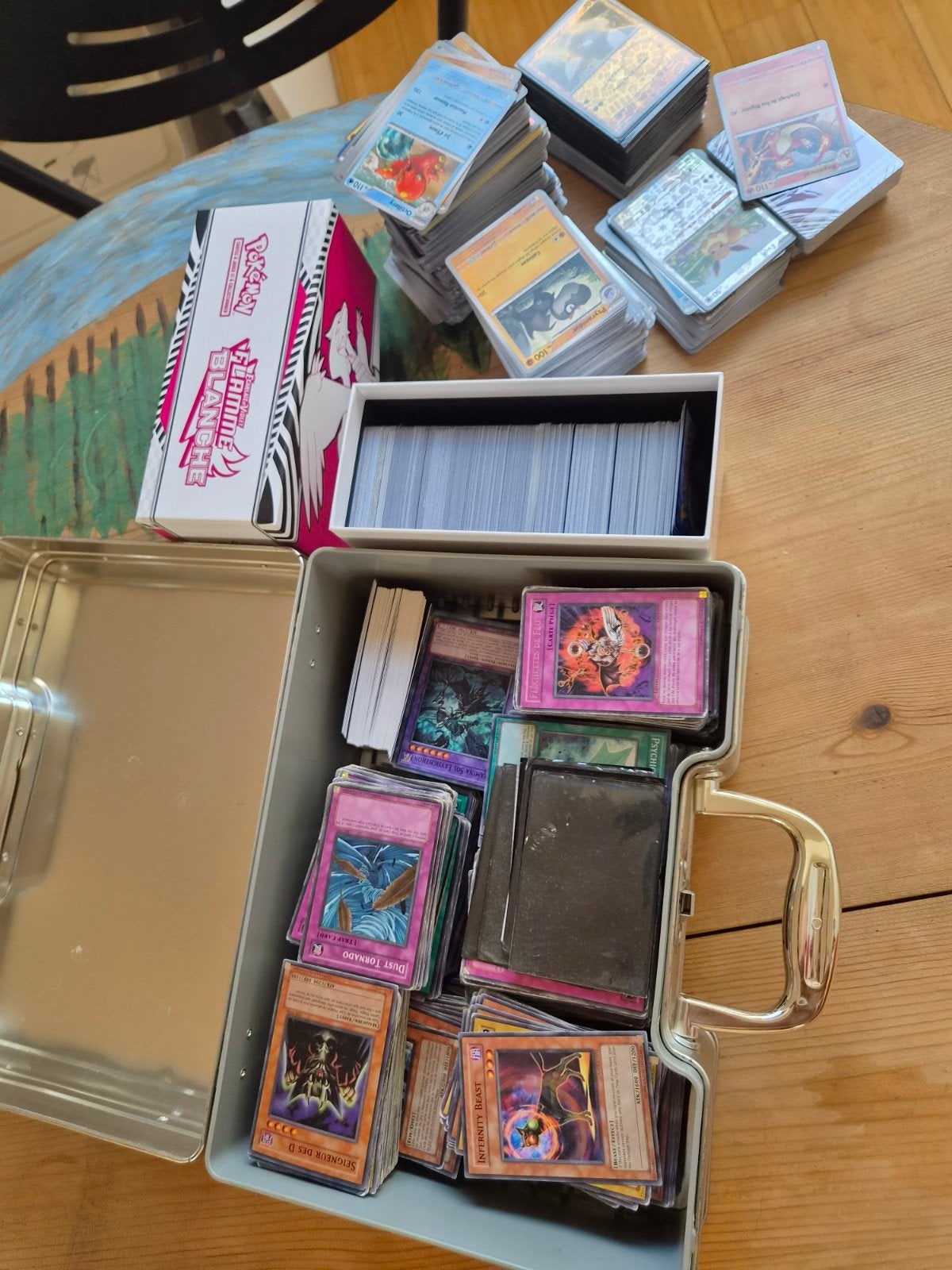 Ensemble de carte yugioh / pokemon, Envoi