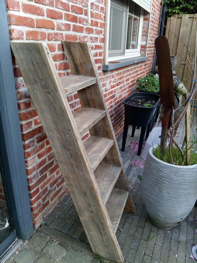 Mooie steigerhouten ladder, Ophalen