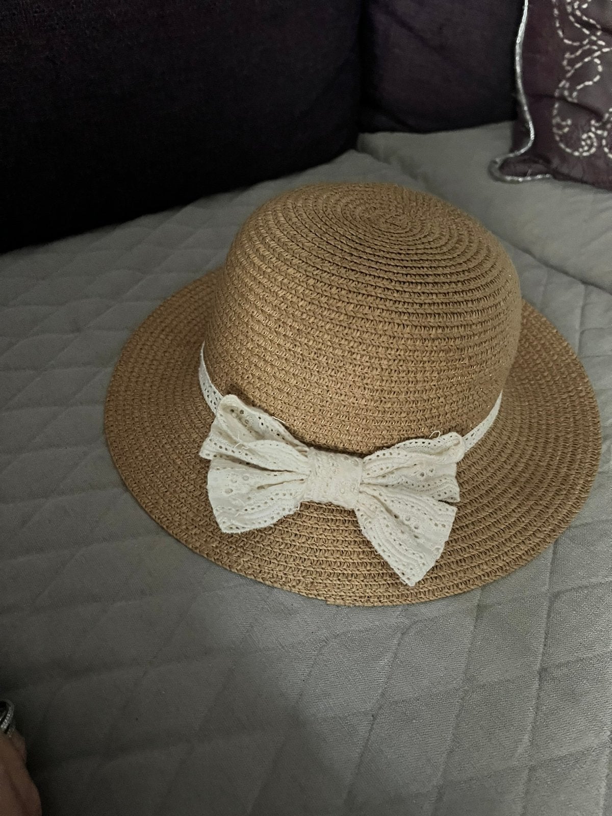 Chapeau de paille avec ruban  avec broderie Fille, Kinderen en Baby's, Kindermode-accessoires, Zo goed als nieuw, Horloge, Wit
