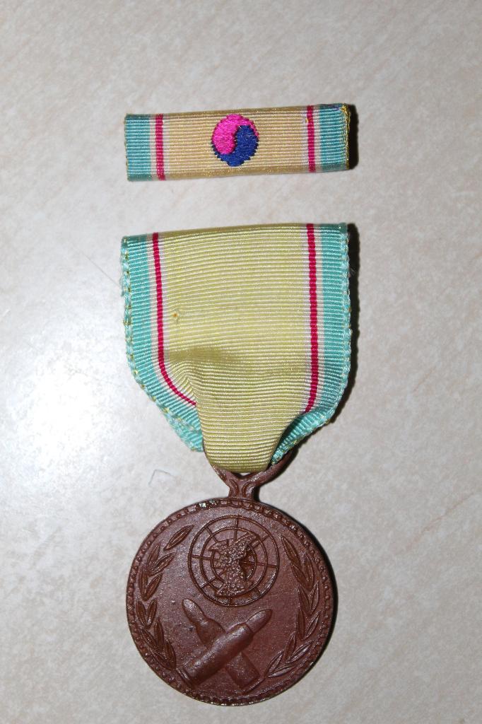 Korea War service medaille + lintje, Ophalen of Verzenden, Landmacht, Lintje, Medaille of Wings