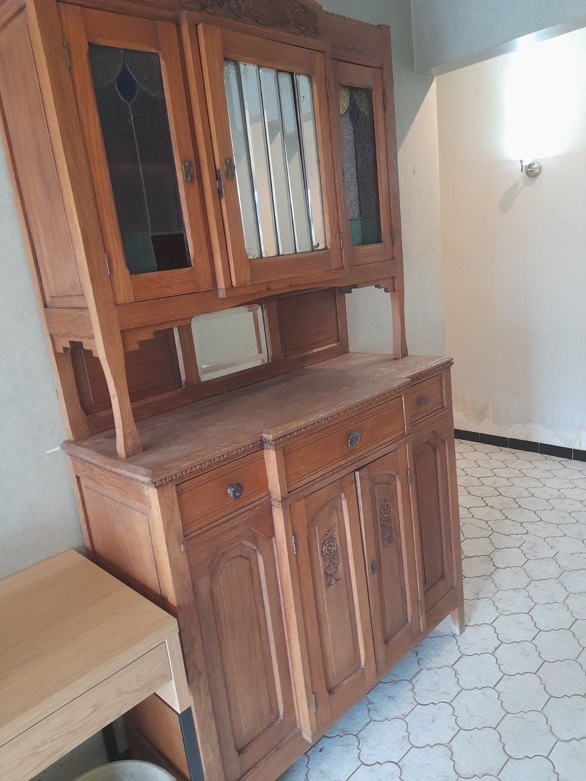 Oude brocante kast te koop, Ophalen