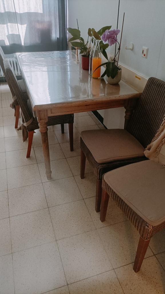 Eiken eettafel met 6 stoelen met kussen., Ophalen