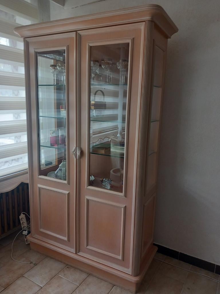 Vitrine kast zeer goede staat, Ophalen