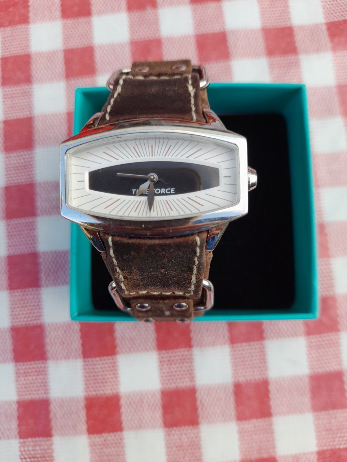 time force, Enlèvement ou Envoi, Cuir