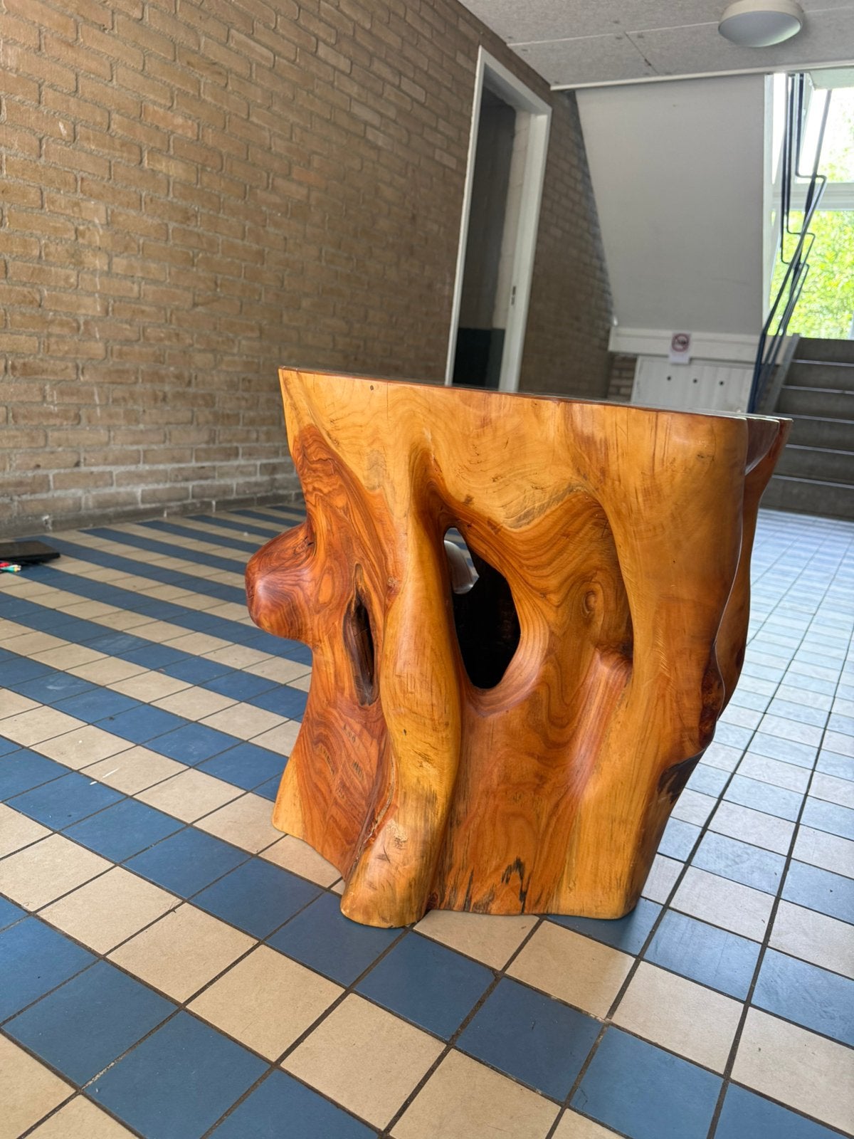 Boomstam tafel  Hoog 54cm Breed 57cm, Ophalen, Zo goed als nieuw